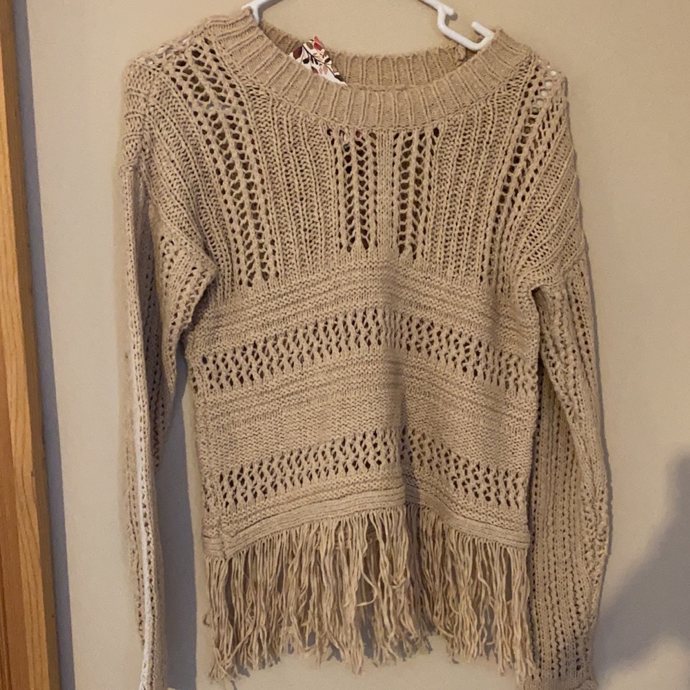 Gimmick Crop Fringe Sweater